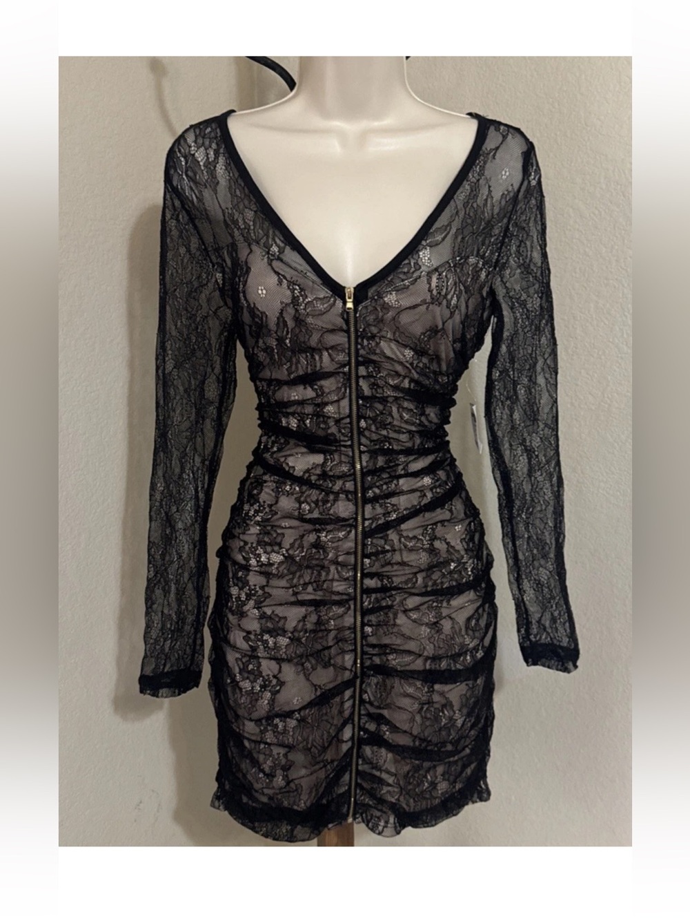 Black Floral Lace Sheer Ruched Long Sleeve Mini Dress —V Zipper Front Size Large